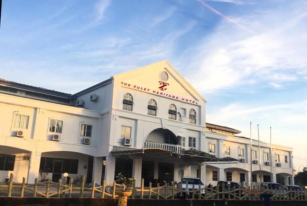 祖利传统酒店 玻璃市港口 外观 照片